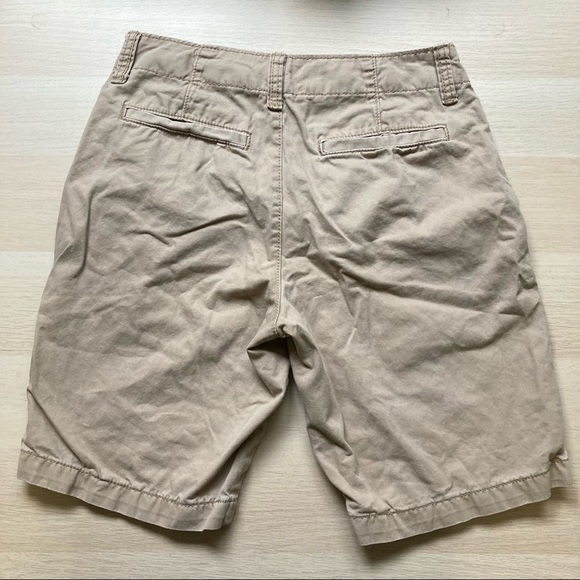 Men’s Old Navy Khaki tan shorts, size 28, Lived-in Straight Flat Front - Picture 2 of 4